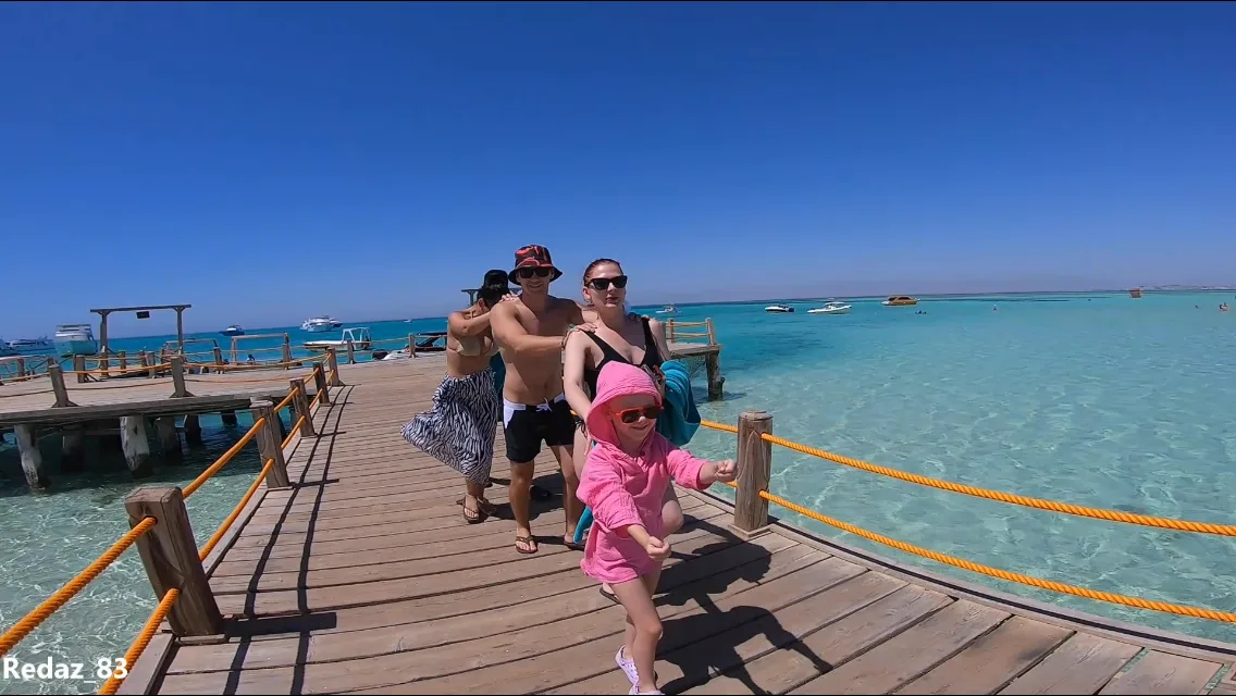 Orange Bay or Magawish Island · 1/6